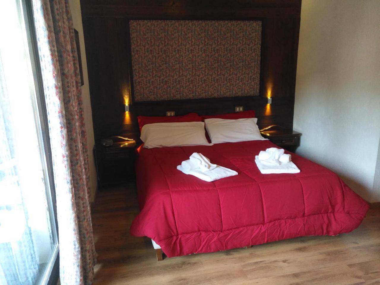 Hotel I Larici Bardonecchia Bagian luar foto
