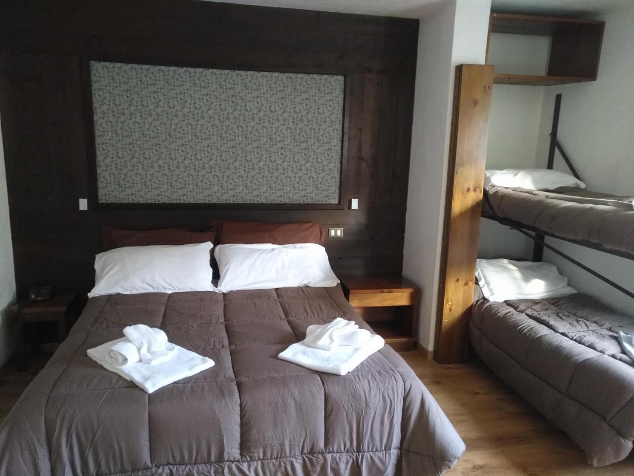 Hotel I Larici Bardonecchia Bagian luar foto