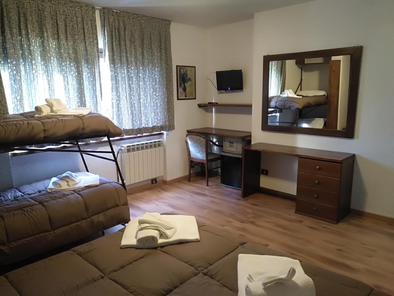 Hotel I Larici Bardonecchia Bagian luar foto
